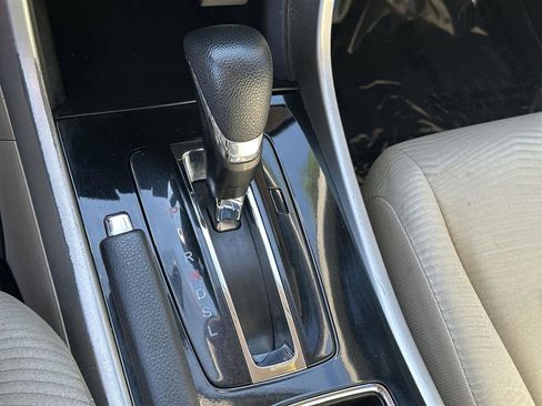 Used 2017 Honda Accord LX image 17