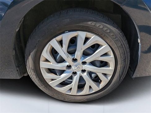 Used 2017 Toyota Corolla L image 8