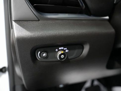 Used 2021 Chevrolet Traverse LS image 12