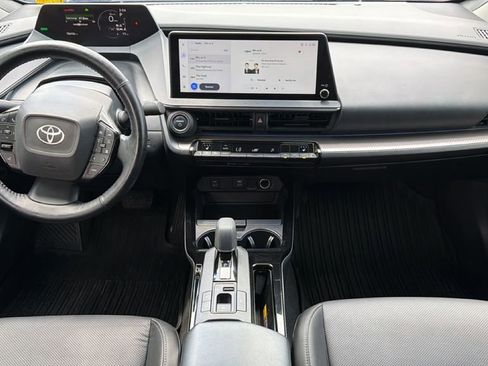 Used 2024 Toyota Prius XLE FWD image 25