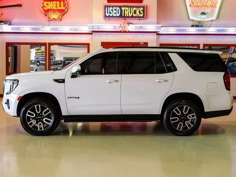 Used 2021 GMC Yukon AT4 w/ AT4 Premium Package AWD/4WD image 11