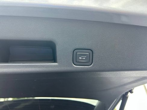 Used 2024 Chevrolet Traverse LT AWD/4WD image 31