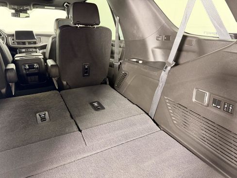 Used 2023 GMC Yukon AT4 w/ AT4 Premium Plus Package AWD/4WD image 6