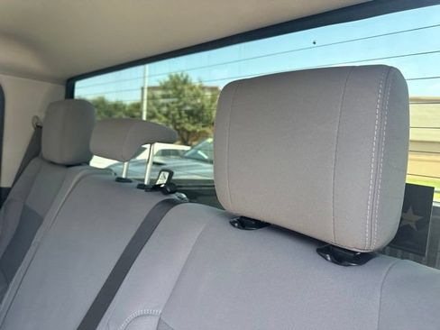 Used 2022 Toyota Tundra SR5 w/ SR5 Convenience Package AWD/4WD image 8