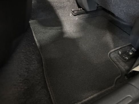 Used 2013 Nissan Juke SL image 26