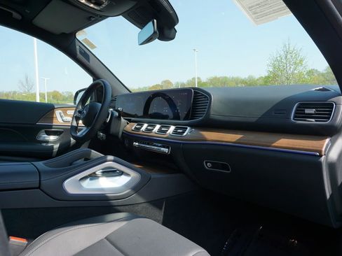 Certified 2025 Mercedes-Benz GLS 450 4MATIC image 50