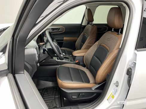 Used 2025 Ford Bronco Sport Outer Banks image 9