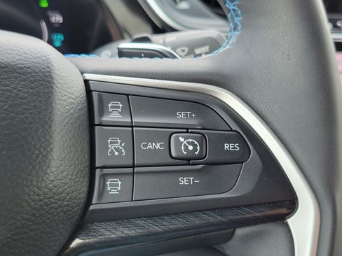 Used 2023 Jeep Grand Cherokee Trailhawk w/ Advanced Protech Group II AWD/4WD image 13