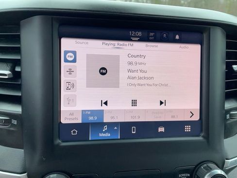 Used 2024 RAM 2500 Big Horn w/ Bed Utility Group image 32