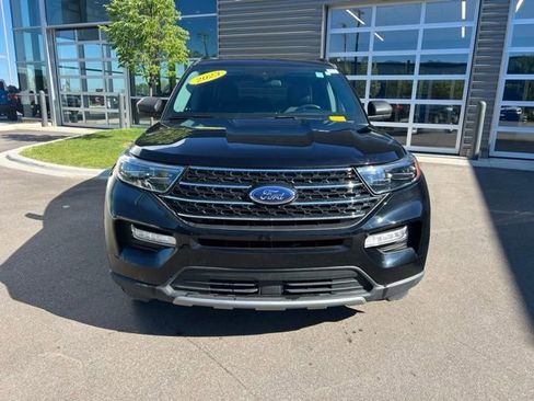 Used 2023 Ford Explorer XLT w/ Equipment Group 202A AWD/4WD image 2