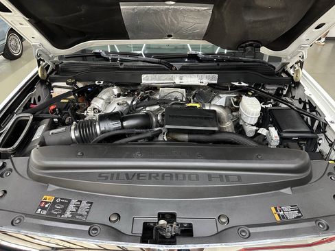 Used 2018 Chevrolet Silverado 3500 LT AWD/4WD image 7