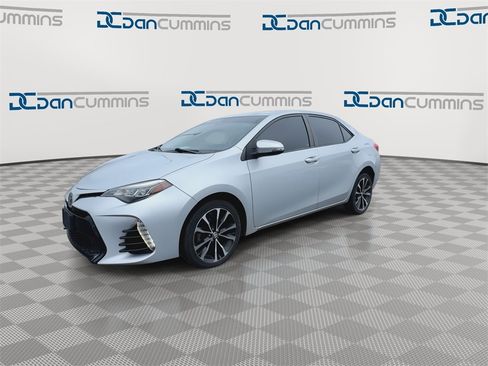Used 2017 Toyota Corolla XSE image 5