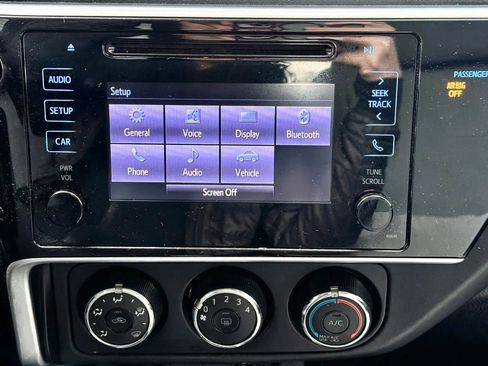 Used 2018 Toyota Corolla L image 25