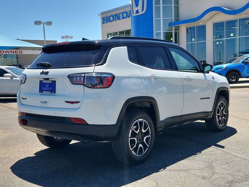 Used 2025 Jeep Compass Trailhawk AWD/4WD image 5