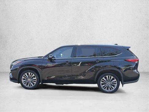 Used 2021 Toyota Highlander Platinum AWD/4WD image 8