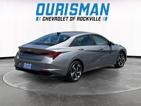 Used 2023 Hyundai Elantra SEL w/ Convenience Package FWD image 6