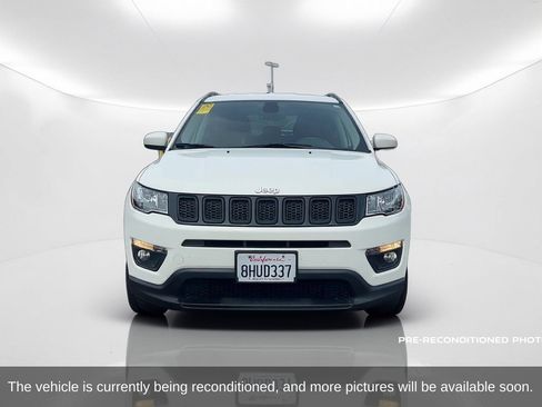 Used 2018 Jeep Compass Latitude w/ Popular Equipment Group FWD image 2