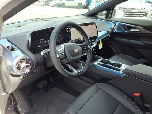 New 2026 Chevrolet Equinox EV LT image 12