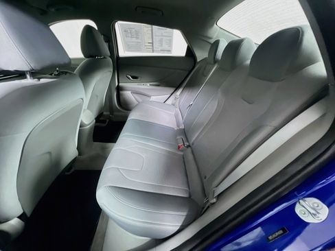 Used 2023 Hyundai Elantra SE w/ Cargo Package FWD image 26