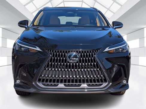 Used 2023 Lexus NX 250 FWD image 2