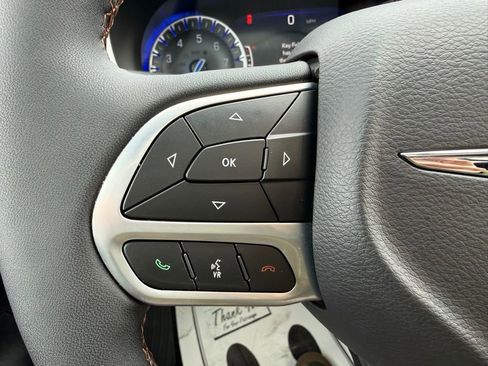 Used 2024 Chrysler Pacifica Pinnacle image 21