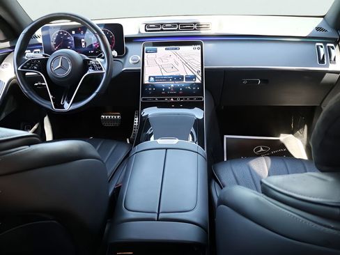Used 2022 Mercedes-Benz S 500 4MATIC w/ AMG Line Package image 15