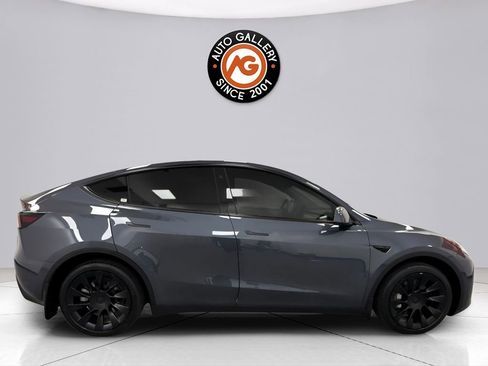 Used 2023 Tesla Model Y Long Range image 8