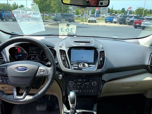 Used 2018 Ford Escape Titanium FWD image 10