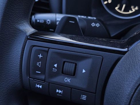 Certified 2023 Nissan Rogue SV image 25