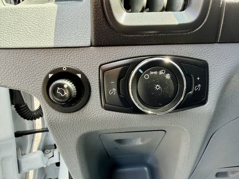 Used 2018 Ford Transit 350 XLT RWD image 15