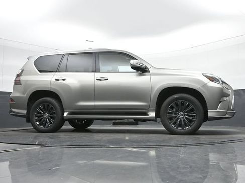 Certified 2023 Lexus GX 460 Premium w/ Accessory Package AWD/4WD image 11