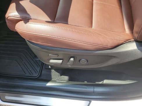 Used 2024 Kia Telluride SX w/ Towing Package AWD/4WD image 18