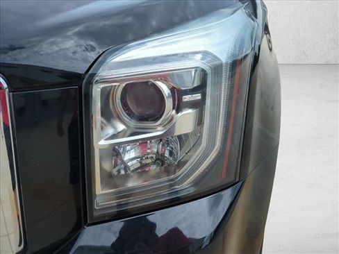 Used 2019 GMC Yukon XL Denali w/ Denali Ultimate Package RWD image 9