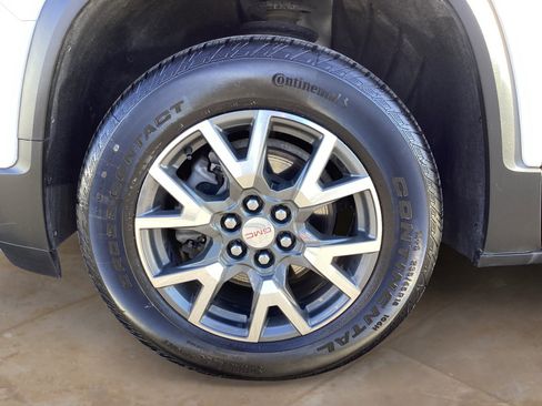 Used 2023 GMC Acadia SLE w/ Driver Convenience Package image 34