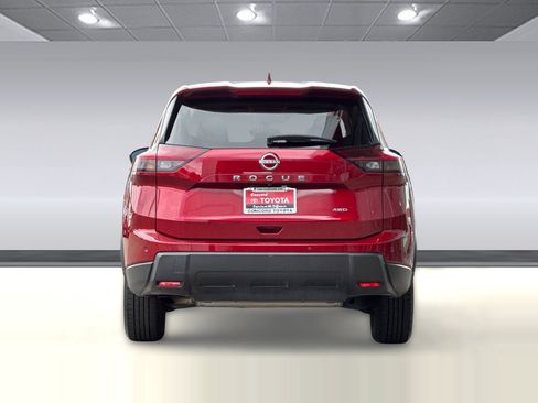 Used 2025 Nissan Rogue SV AWD/4WD image 10