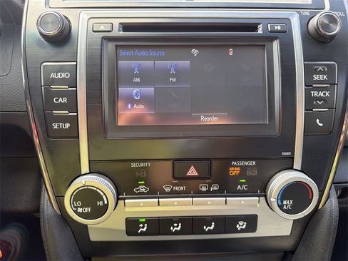 Used 2014 Toyota Camry SE image 27