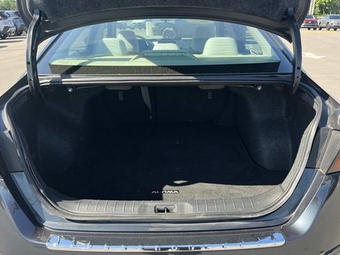 Used 2022 Nissan Altima 2.5 SV FWD image 11