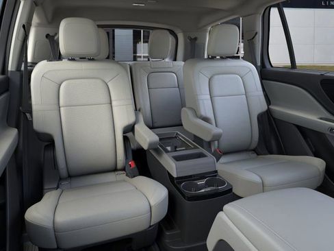 New 2026 Lincoln Aviator Reserve w/ Luxury Package image 11