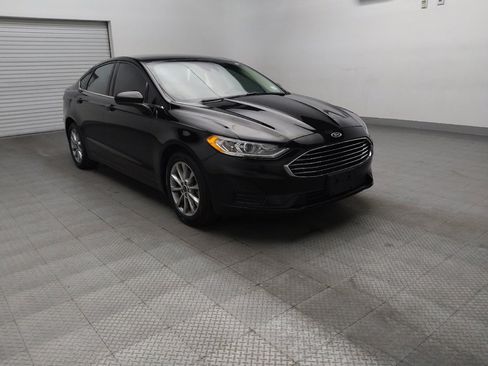Used 2020 Ford Fusion SE FWD image 13