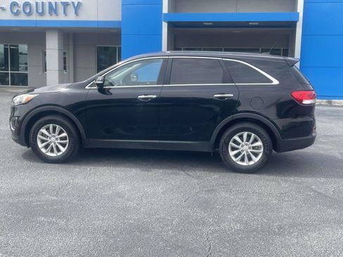 Used 2017 Kia Sorento L FWD image 6