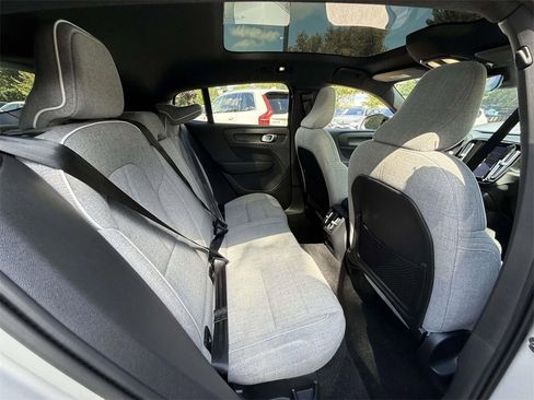 Used 2023 Volvo C40 P8 Recharge Ultimate image 16