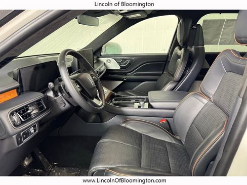 Certified 2025 Lincoln Aviator Black Label image 23