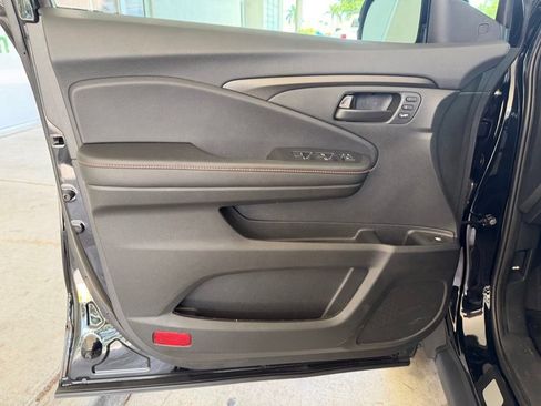 Used 2025 Honda Ridgeline TrailSport image 37