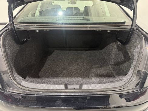 Used 2025 Volkswagen Jetta SE FWD image 25