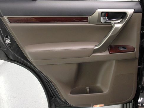Used 2017 Lexus GX 460 Premium w/ Premium Package AWD/4WD image 42