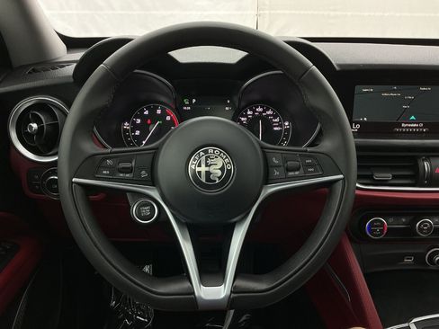 Used 2018 Alfa Romeo Stelvio AWD image 34