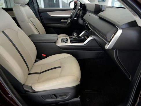 Certified 2024 MAZDA CX-90 Plug-In Hybrid w/ Premium Pkg AWD/4WD image 30