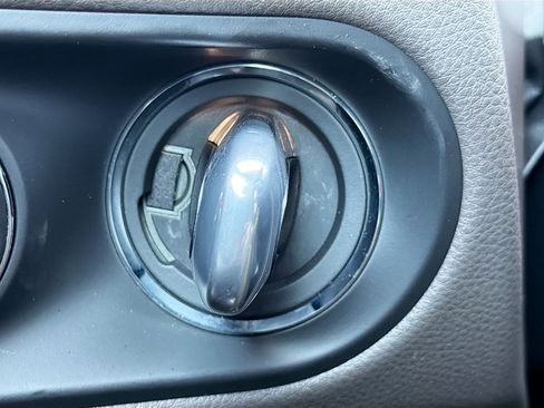 Used 2024 Porsche Macan image 36