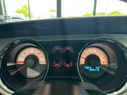 Used 2010 Ford Mustang GT RWD image 25