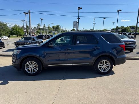 Used 2016 Ford Explorer XLT w/ Equipment Group 201A FWD image 9
